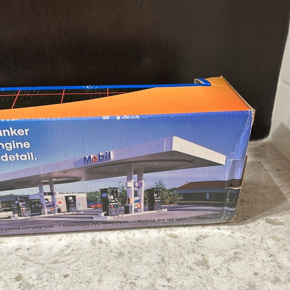 Mobil 1999 Limited Edition Collectors Toy Tanker Truck.  Authentic Engine Sounds - Picture 7 of 13